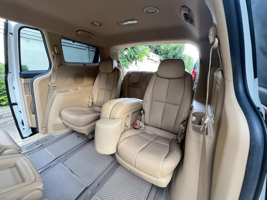 รหัสรถ AP2244 KIA Grand Carnival Minorchange 2.2 EX 8AT ปี20 สีขาว 14