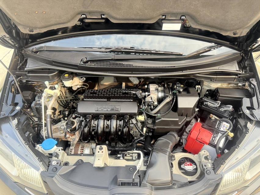 รหัสรถ AP6881 HONDA JAZZ 1.5 V PLUS AUTO ปี 2014 15