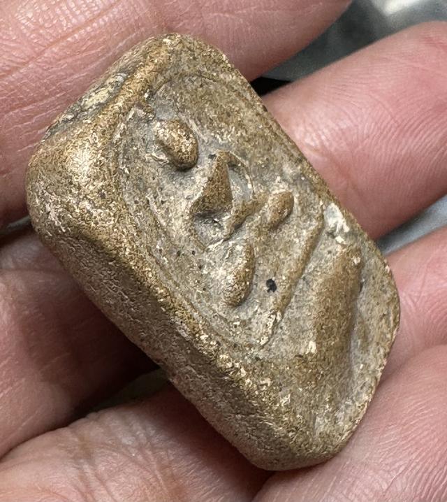 พระเนื้อดิน องค์ละ 800 16