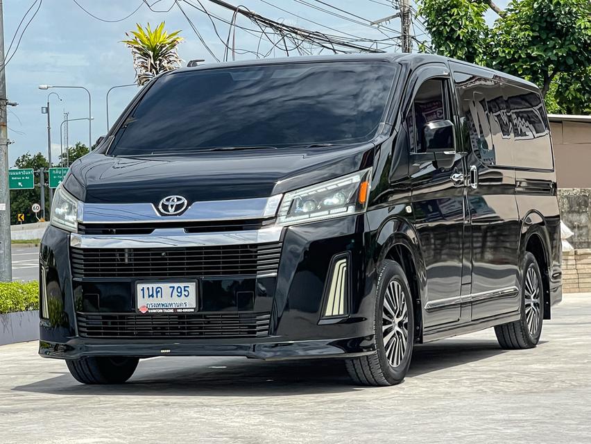 ขายToyota Hiace 2.8GL ปี20 1