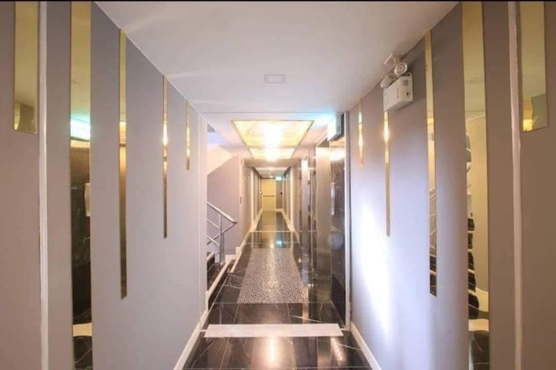 ขายกิจการโรงแรม 6 ชั้น จำนวน 58 ห้อง ย่านเพชรบุรี มีลิฟต์ 2 ตั 4