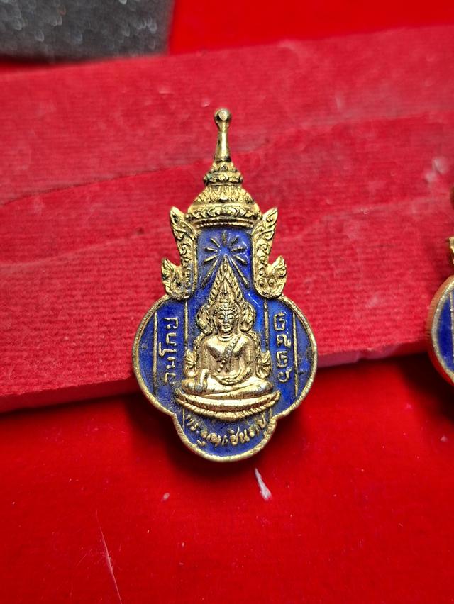 เข็มกลัดพระพุทธชินราช ปี 2526 พิษณุโลก 2 ชิ้น 3