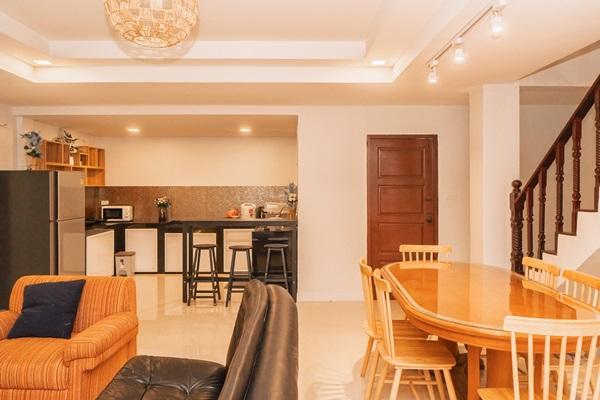 ปล่อยเช่าบ้าน ทาวน์โฮม 5 ชั้น ใจกลางทองหล่อ ซอย 25 Tropical House ทำเลเยี่ยม พร้อมดาดฟ้าส่วนตัว โทร 092-6397963 6