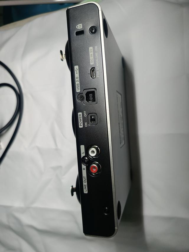 Tascam US-42B ซึ่งเป็นอินเทอร์เฟซเสียง USB แบบพกพา