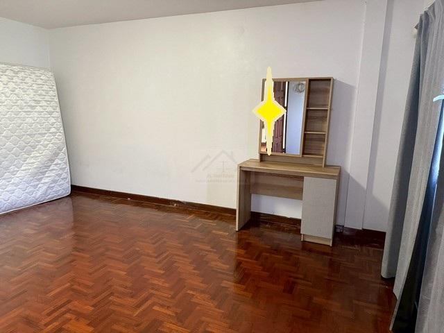 ให้เช่าทาวน์โฮม 3 ชั้น 3 ห้องนอน หมู่บ้านเอื้อสุข ซอยพัฒนาการ 56 ติดโรงเรียนเตรียมพัฒน์ ปลอดภัย เดินทางสะดวก