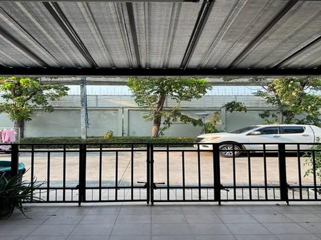 ให้เช่าทาวน์โฮม 3ชั้น ติดมหาลัยนานาชาติแสตมฟอร์ด โครงการ เดอะ เมทโทร พระราม9 ถนนคู่ขนานมอเตอร์เวย์ กรุงเทพ-ชลบุรี (ฝั่งขาเข้า) 2