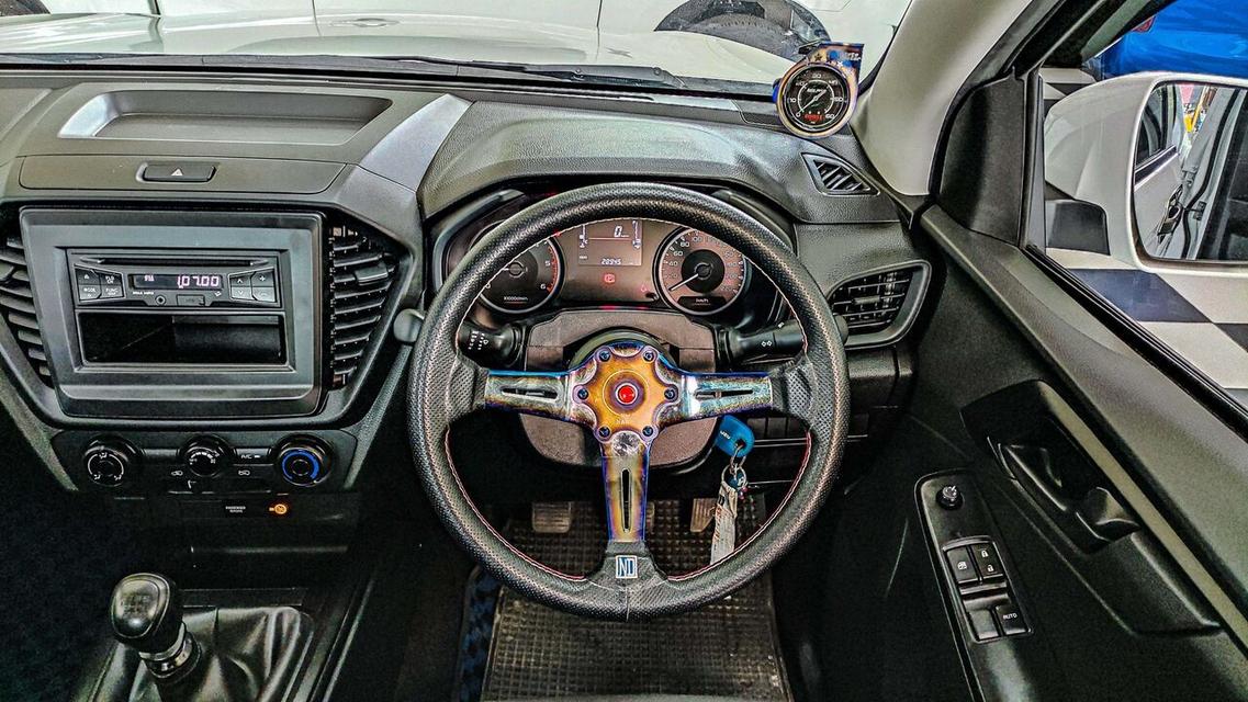 	ISUZU D-MAX 1.9 S 2020 6