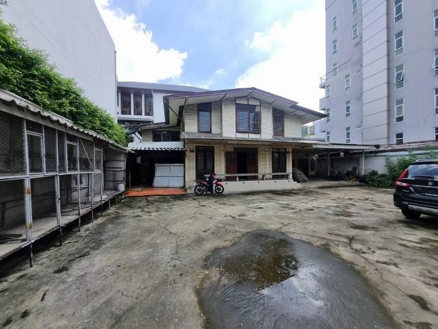ขาย ให้เช่าบ้านพร้อมที่ดินในซอยทองหล่อ ทำเลศักยภาพใจกลางสุขุมวิท เหมาะสำหรับอยู่อาศัย โฮมออฟฟิศ ธุรกิจไลฟ์สไตล์ หรือ 1
