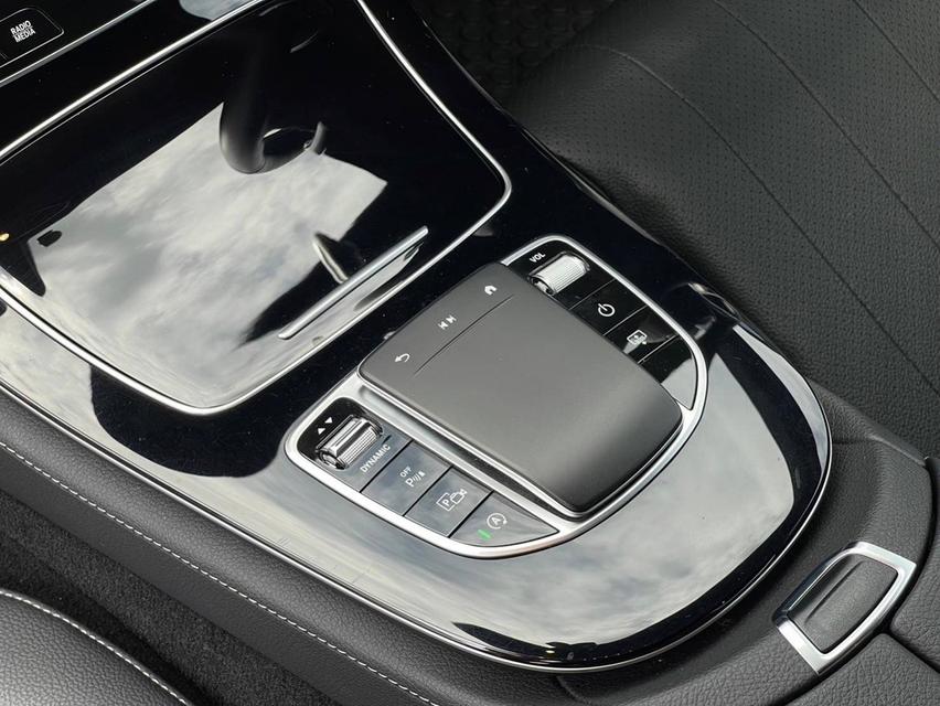 รูป Mercedes-Benz E220d AMG Sport Facelift (W213) 2021 รถใหม่ใช้น้อยมาก ไมล์ 15,700 คุ้มๆ  5