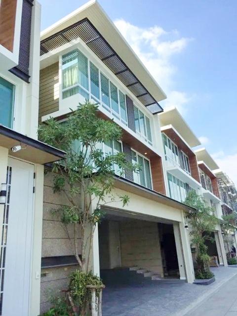 ซ.อินทามระ 5-15 BTS สะพานควาย 600ม. บ้านเดี่ยว 3 ชั้นใจกลางเมือง 75 ตร.วา. 300 ตร.ม. ม.หอการค้า 1.5 กม. ตกแต่งครบพร้อมเฟ 5