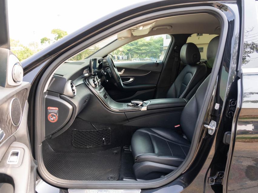รหัสรถ 12AT8677 MERCEDES BENZ C350e 2.0 Avant-garde โฉม W205 ปีจด 2018 16
