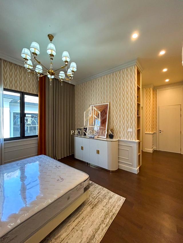 ขายบ้านหรู สไตล์คฤหาสน์ ในโครงการ นาราสิริ กรุงเทพกรีฑา เดินทางสะดวก ใกล้โรงเรียนนานาชาติ Wellington College  12