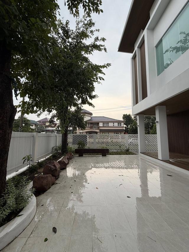 บ้านหรู สไตล์โมเดิร์นเรือนคู่ บ้านเดี่ยวสร้างใหม่ทั้งหลัง ย่านพุทธมณฑลสาย 3 10