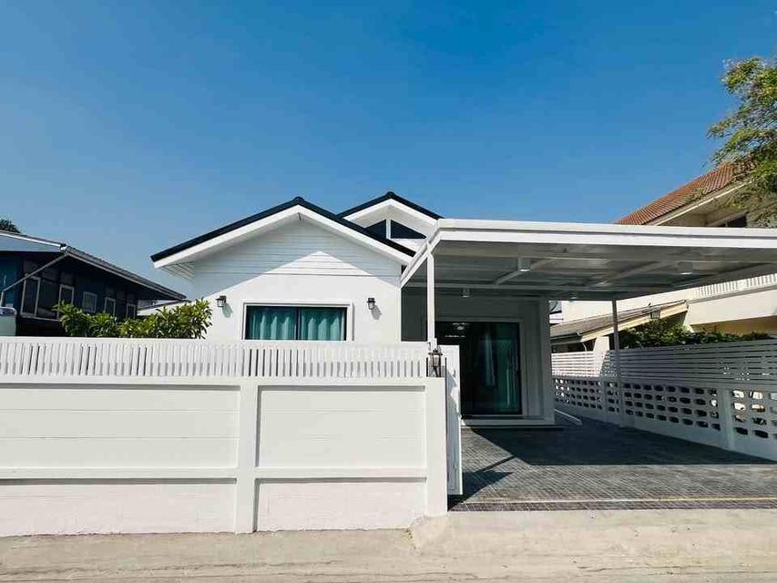 2Forrent ให้เช่าบ้านเดี่ยว 2ชั้น ซอยหมู่บ้านทุ่งเศรษฐี เลียบมอเตอร์เวย์ รหัสประกาศ  B983 1