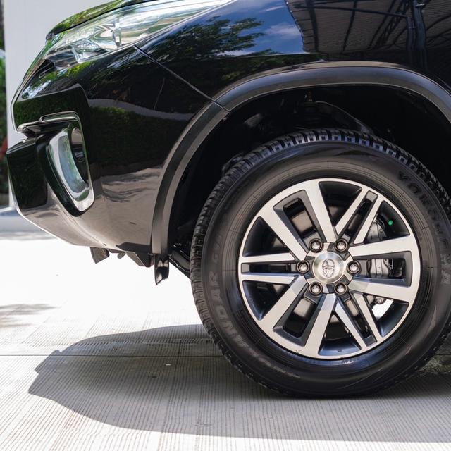 ✨ TOYOTA FORTUNER 2.4 V 2WD AT ปี 2017 ตัว V Top ขับ 2 รูปที่ 6