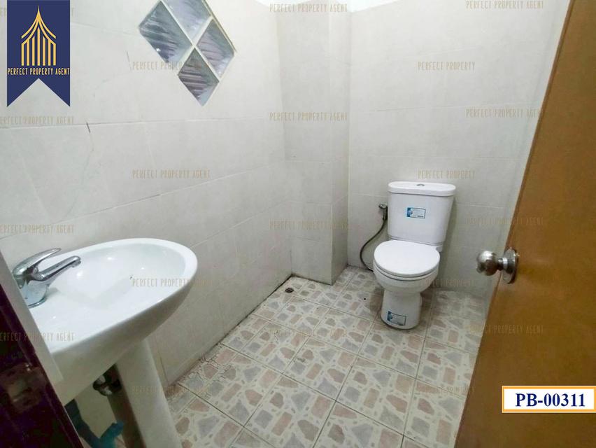 ขายอาคารพาณิชย์ 2 คูหา 3.5 ชั้น พื้นที่ใช้สอยเยอะ เหมาะสำหรับอยู่อาศัย โกดังเก็บของ ใกล้รถไฟฟ้า เดินทางสะดวก 7