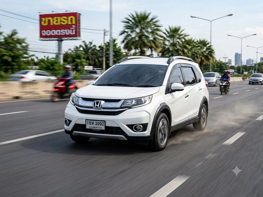 Brand : HondaModel: BRVGrade: 1.5SVYear: 2020Engine: 1500 CCType : เบนซินGearbox: ATColor : ขาวMileage : 14x,xxx