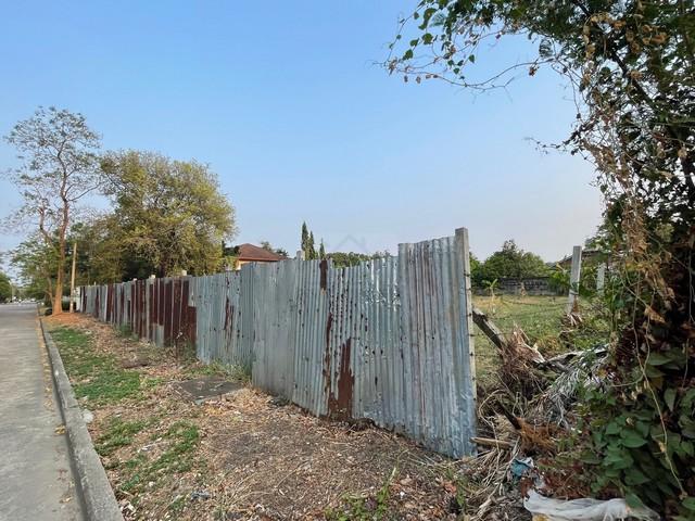 ขายที่ดินเปล่า 296 ตารางวา ซอยหมู่บ้านเสรีวิลล่า ศรีนครินทร์ 55 ใกล้ถนนศรีนครินทร์ และสวนหลวง ร.9 หลังห้างพาราไดซ์ 7