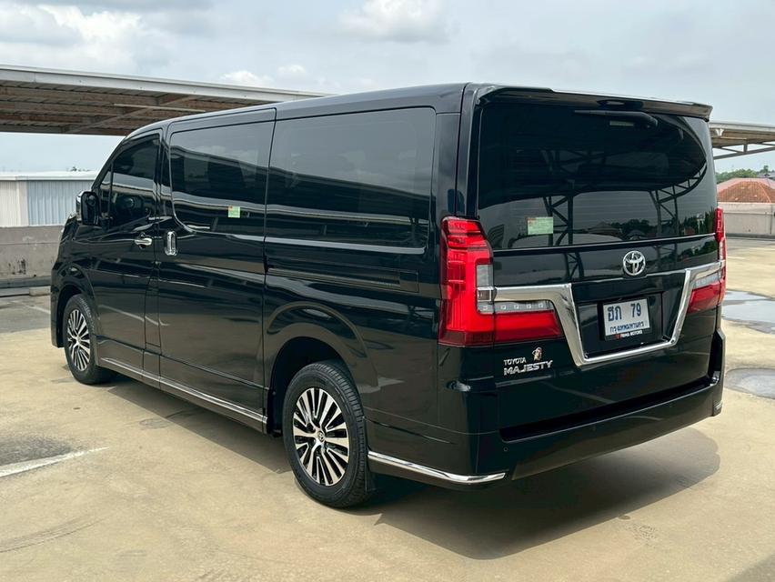 TOYOTA Majesty Model Premium 2.8L Diesel VN Turbo 8