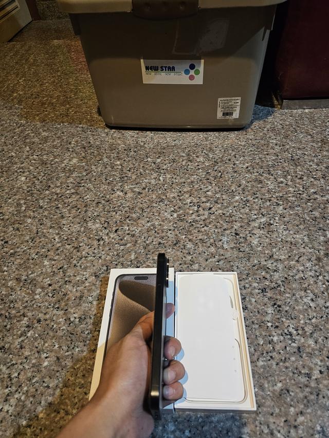 ขายๆๆๆถูกๆๆไอโฟน15ProMaxสีBlack Titanuim ( เครื่องนี้ผมใช้เองคับ ) 256กิ๊กยกกล่องอีมี่ตรงสูนTrueใช้งานปกติหมดทุกๆฟังชั่นเครื่องรีสโตได้ตลอดไม่มีติดไอค 6