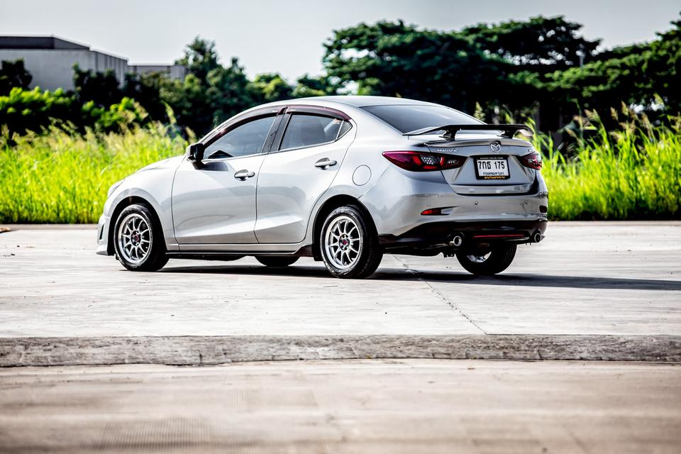 Mazda2 1.3 High Connect Sedan Skyactiv ปี 2018 สีเทา 8