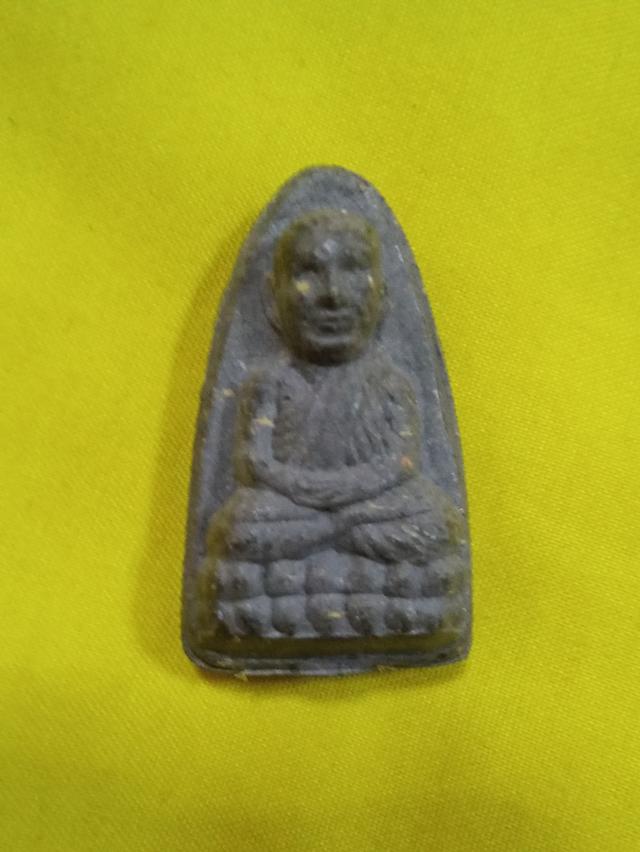 หลวงปู่ทวดเนื้อผงว่าน ด้านหลังภาษาจีน 