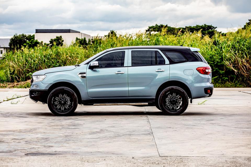 Ford Everest 3.2 Titanium+ 4WD ปี 2015 สีฟ้า  9