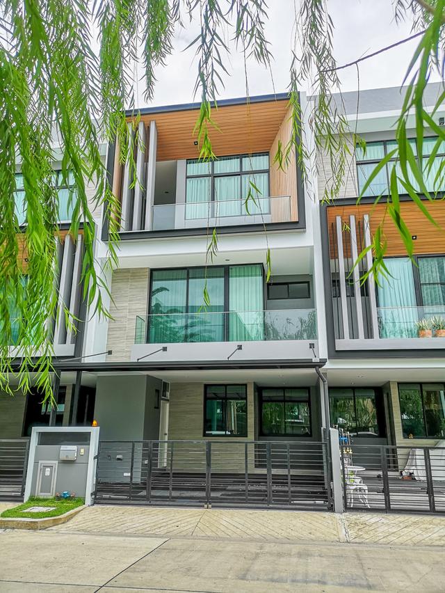 ขายบ้าน ให้เช่าบ้าน • Nirvana Define Srinakarin-Rama 9 • บ้านเดี่ยวหรู พร้อมอยู่ กรุงเทพกรีฑา • ใกล้ Airport Rail Link 2