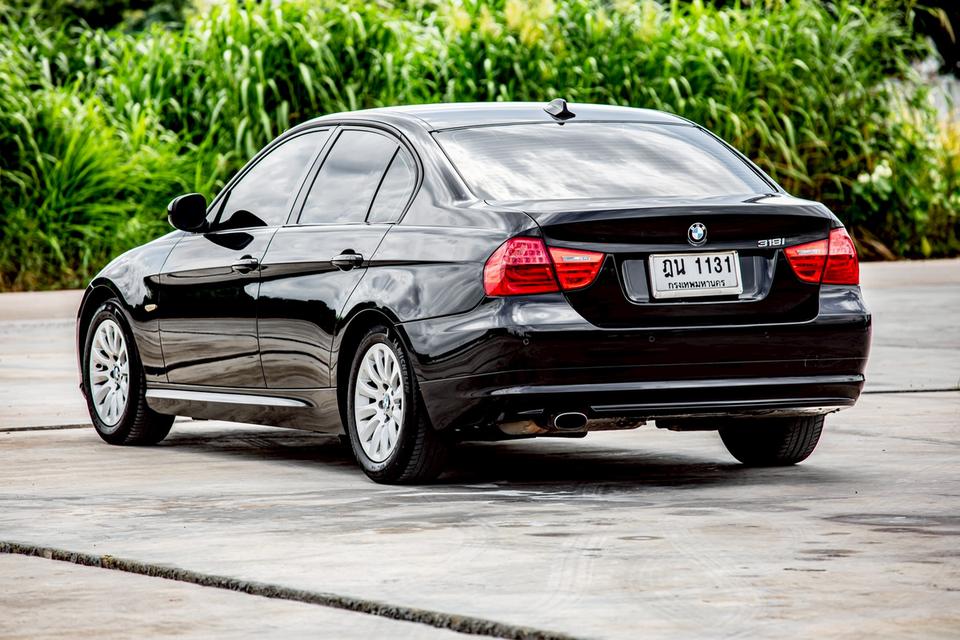 Bmw 318i ปี 2010 สีดำ มือเดียวป้ายแดง 7