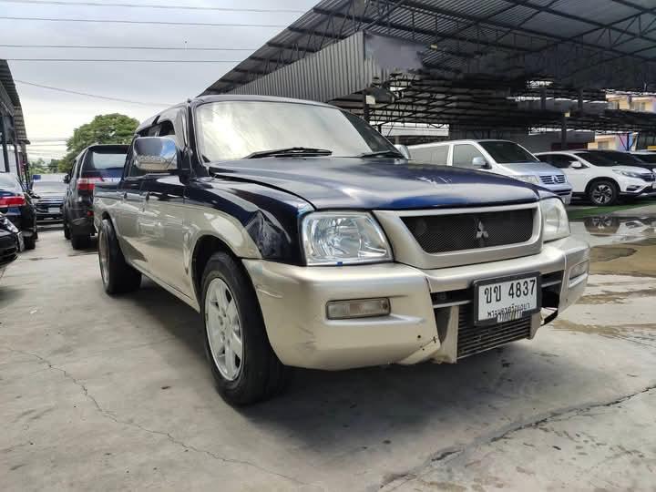 Mitsubishi Strada Grandis ปี 2005 1