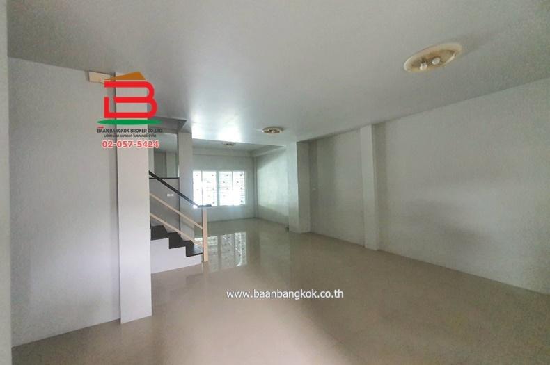 ทาวน์เฮาส์ โครงการ บดินทร 2 เนื้อที่ 29.8 ตรว. ใกล้ซาฟารีเวิลด์ ถนนเลียบคลองสอง แขวงบางชัน เขตคลองสามวา กรุงเทพฯ