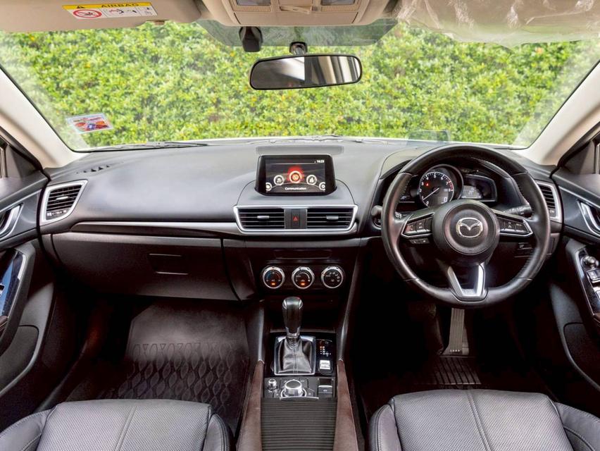 Mazda 3 2.0S ปี 2017 ♨️ #ประกันเครื่องเกียร์หลังการขาย3ปี / 30,000km. ♨️ 12