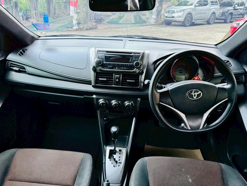 2014 Toyota YARIS 1.2 E Hatchback 11