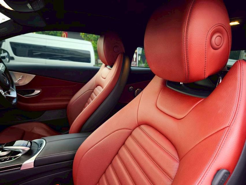 รหัสรถ KPV563 2023 BENZ C200 2.0 COUPE AMG DYNAMIC 7