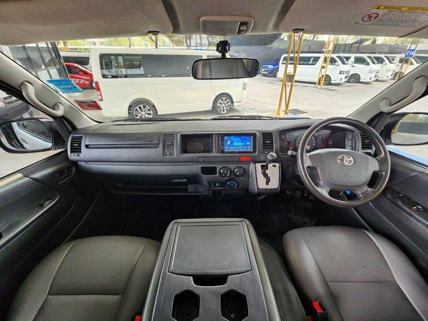 TOYOTA COMMUTER 3.0 2018 11