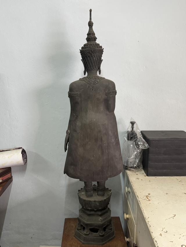พระบูชาตั้งโชว์ ราคา 50,000ต่อรองได้ รูปที่ 2