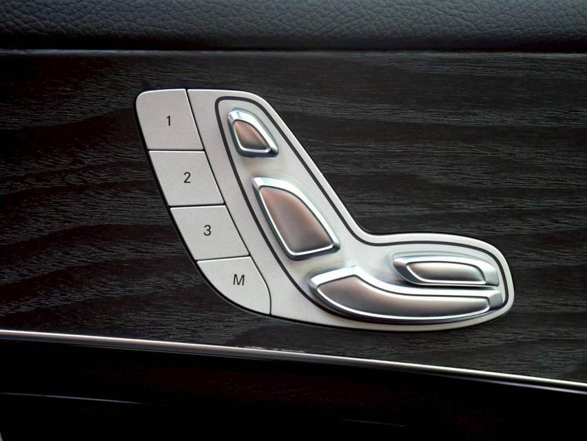 2018 Benz GLC 250d AMG เทา 12