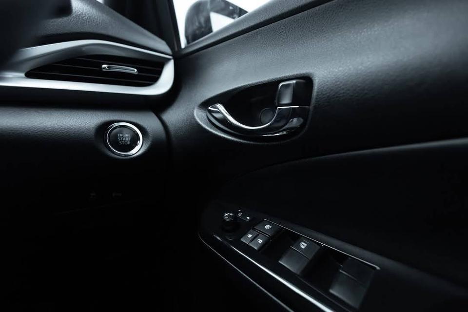 Toyota 1.2G hatchback auto 9 หมื่น 9