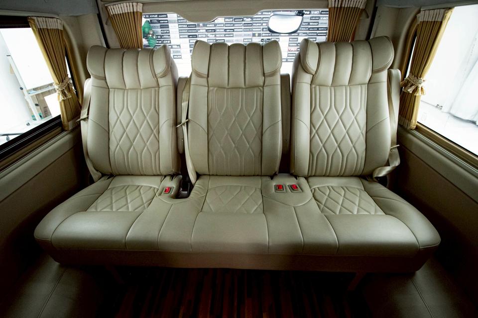TOYOTA COMMUTER 2.8 รถตู้หน้า 7