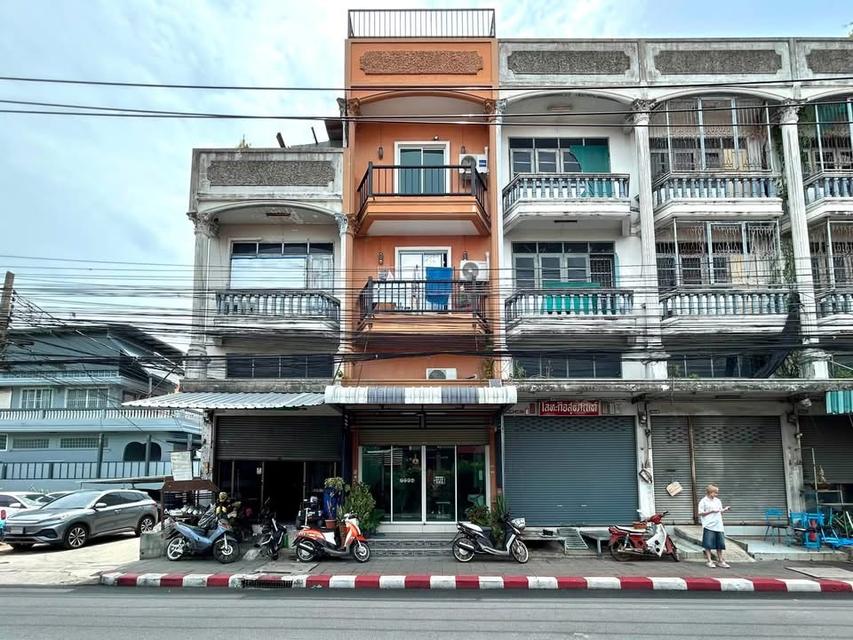 ขายด่วน!! อาคารพาณิชย์ 3.5 ชั้น หมู่บ้านเศรษฐกิจ บางแค ใกล้ รร.อัสสัมชัญธนบุรี เดอะมอลล์บางแค และ MRT สถานีหลักสอง 1