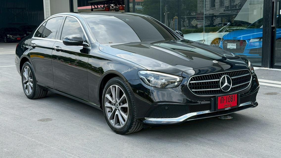 Mercedes-Benz E300e Avantgarde Facelift 2024 สีดำ มีไฟแนนซ์เหลือเปลี่ยนสัญญาผ่อนต่อได้ไม่ต้องใช้เงินออกรถ รูปย่อยที่ 3