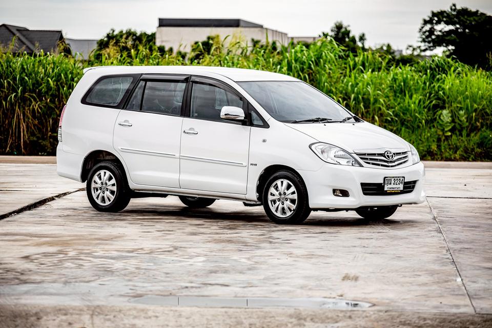Toyota INNOVA 2.0V AT ปี 2011 สีขาว รุ่นท๊อปสุด