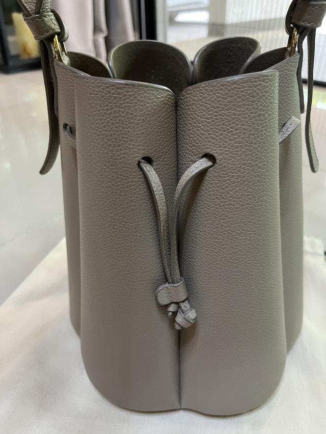 กระเป๋าถือPOLENEมือ2สภาพใหม่ใช้งานไม่ถึงปีซื้อมาจากฝรั่งเศษ