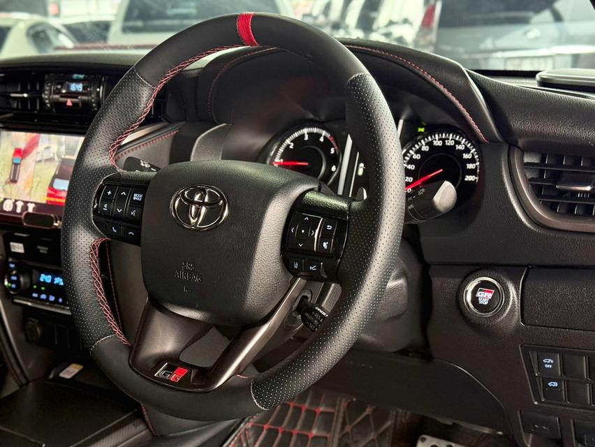 TOYOTA FORTUNER, 2.8 GR SPORT BLACKTOP 4WD ปี 2022 โฉม ปี15-ปัจจุบัน สีแดง รูปที่ 7