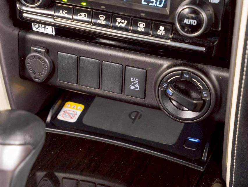 TOYOTA FORTUNER 2.8 LEGENDER 4WD ปี 2021 รถบ้าน เจ้าของเดียว 11