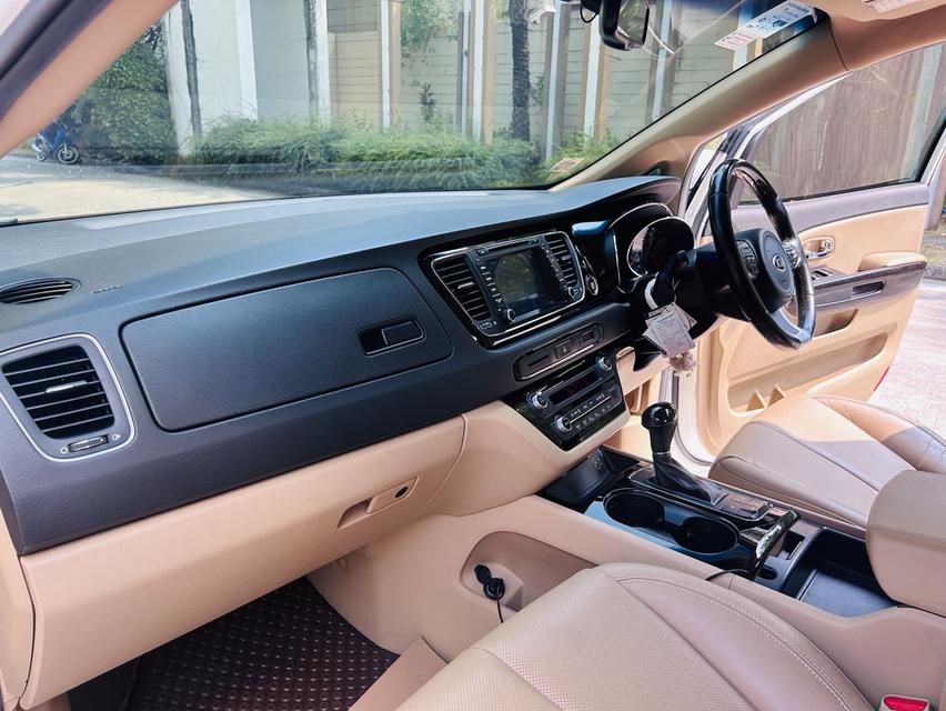 Kia carnival 2.2 top รถบ้าน 9