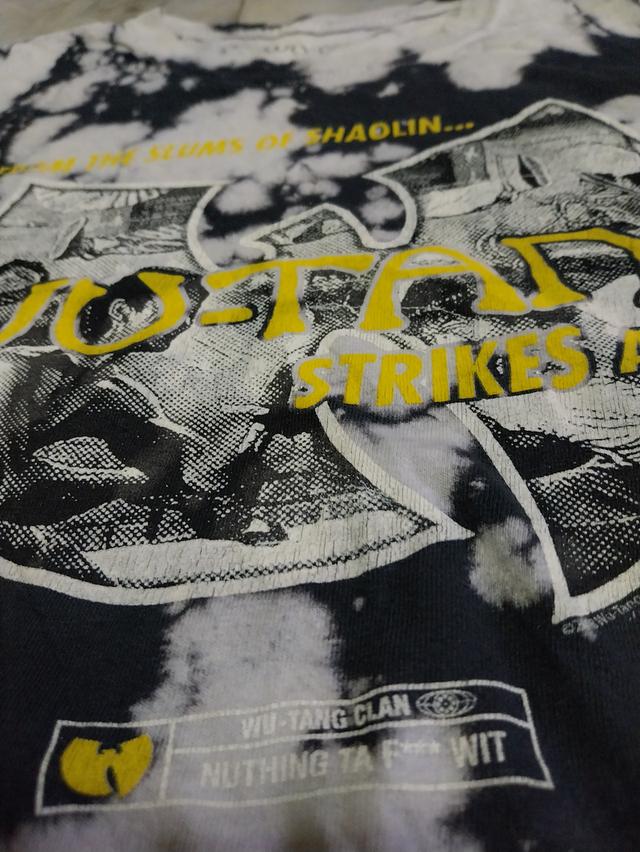 เสื้อยืดแขนสั้น แนวกลุ่มฮิปฮอปสัญชาติอเมริกัน WU-TANG Clan "Strikes Again" แท้ มือสอง สภาพดี ของพร้อมส่งครับ รูปที่ 3