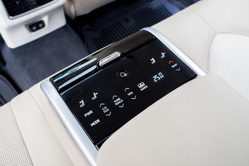 Toyota Camry 2.5 HEV Premium Luxury Minorchange จดทะเบียน 2023✔️40,000KM Minorchange ท็อปสุดออกห้าง 1.8ล้า รูปที่ 16