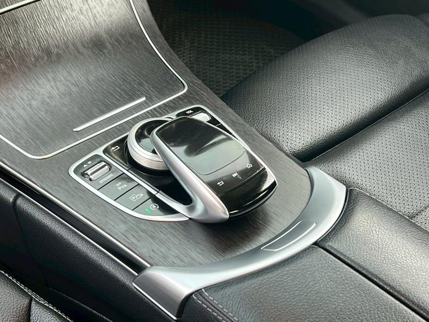 Mercedes Benz C220d Avantgarde W205 2018 จด 2019 13