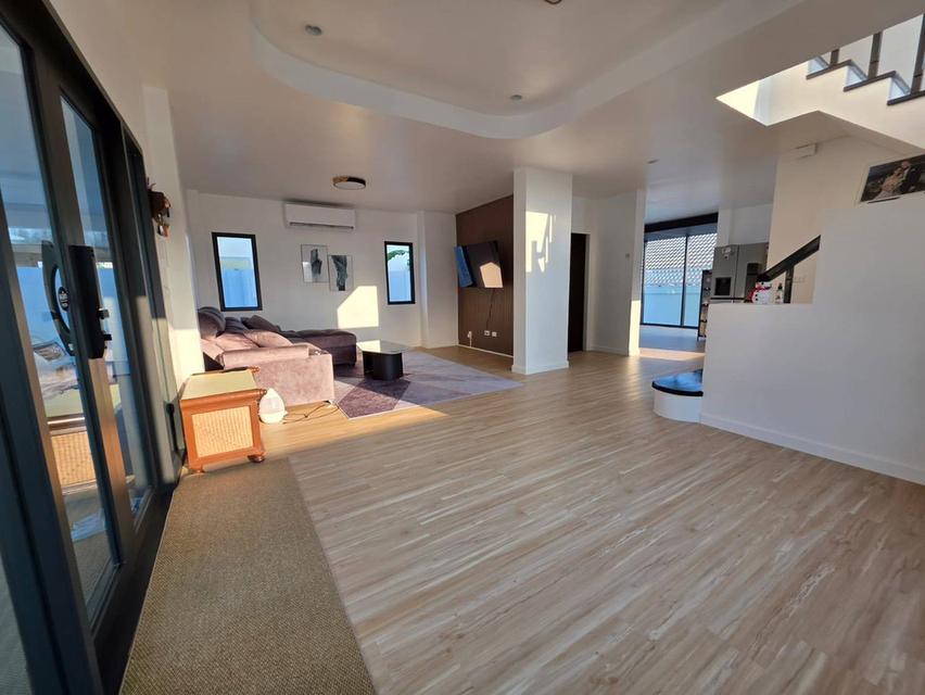 ให้เช่าบ้านเดี่ยว 2 ชั้น ขนาด 80 ตร.วา พร้อมอยู่ เฟอร์นิเจอร์ครบ ใกล้โรบินสัน เดินทางสะดวก อยู่แหล่งชุมชน 5